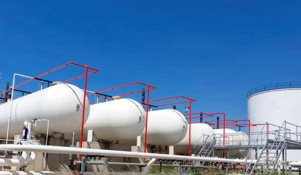 energy facility oil and gas tanks